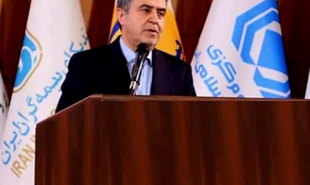 پیام تبریک قائممقام بیمه مرکزی به مناسبت بیستویکمین سالروز تأسیس شرکت بیمه دی؛ پاسداشت دو دهه خدمت به خانوادههای معظم شهدا و ایثارگران