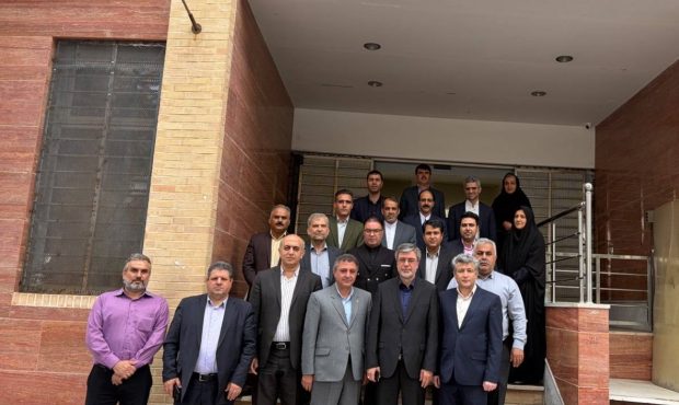 دو شاخص اساسی موفقیت سازمان رضایت کارکنان و رضایت مشتریان است