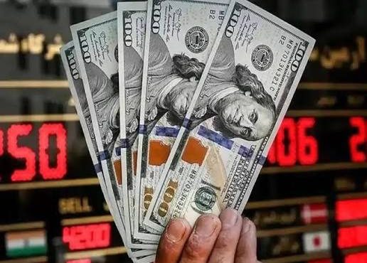 دلار در برزخ سیاسی؛ ایستگاه انتظار در مرز ۱۸۵ هزار تومان