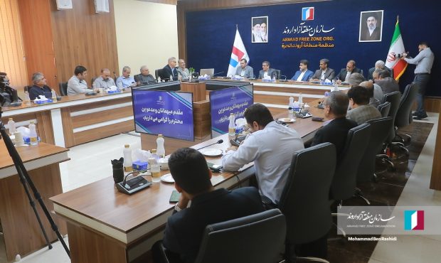 ديدار سرکنسول ایران در بصره با مدیرعامل منطقه آزاد اروند و فعالان اقتصادی